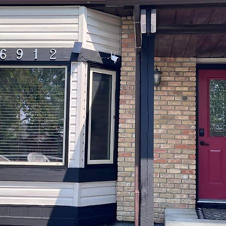 Calgary-Banff House Close Lrt&Dt&Free Parking 아파트 외부 사진