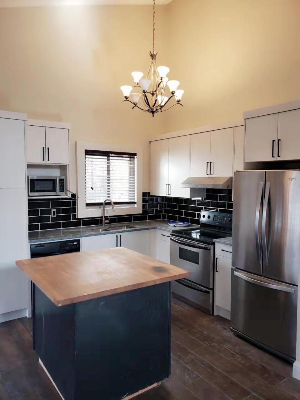 Calgary-Banff House Close Lrt&Dt&Free Parking 아파트 외부 사진